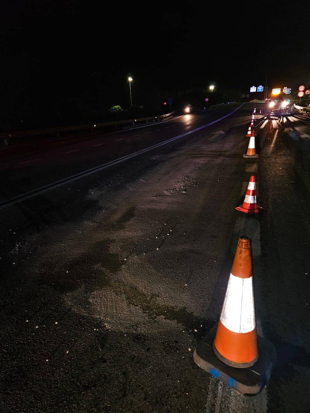Vidreres C-63 Caiguda marquesina i cartells de la carretera pel fort vent