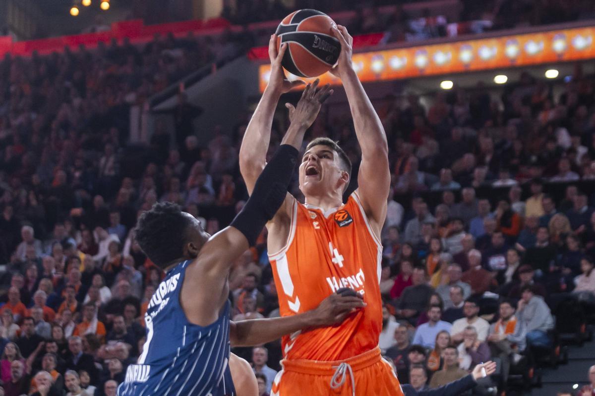 Jaime Pradilla en el Valencia Basket - Anadolu Efes