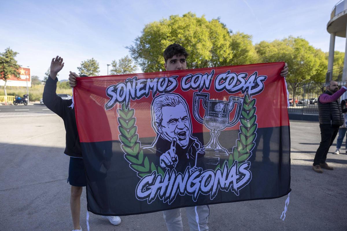 Euforia mallorquinista para despedir al equipo hacia Sevilla