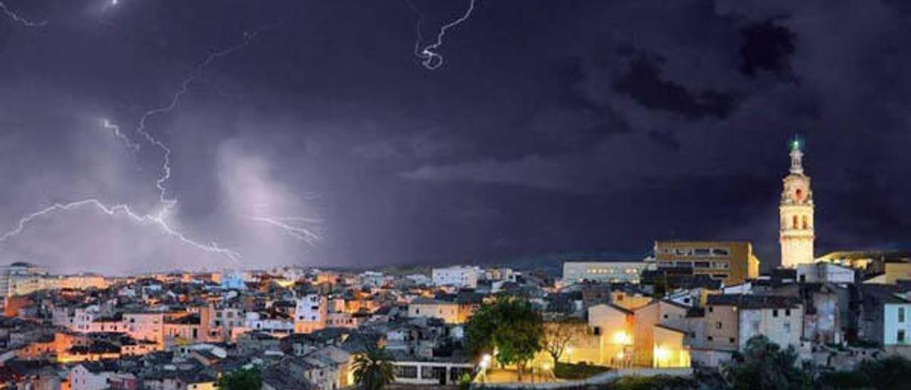 El granizo daña 3.000 hanegadas en la Costera y la Vall y hunde las previsiones de la oliva y el caqui