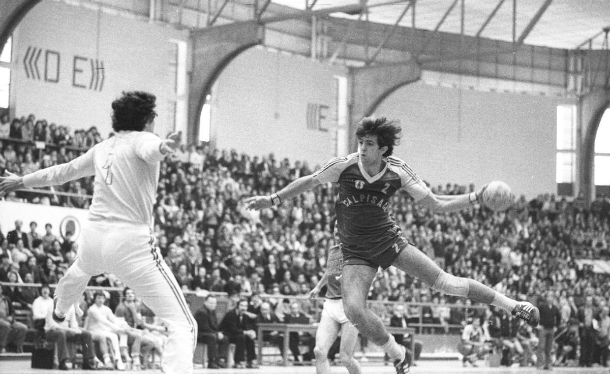 Cabanas en un partido disputado en el antiguo Pabellón Central