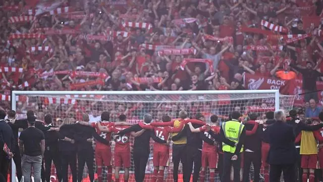 Así suena el You'll Never Walk Alone en Anfield