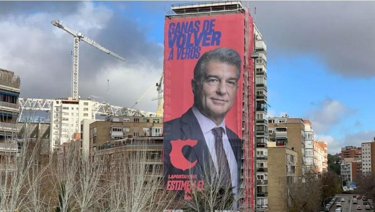 La lona colgada por Laporta en Madrid en 2021