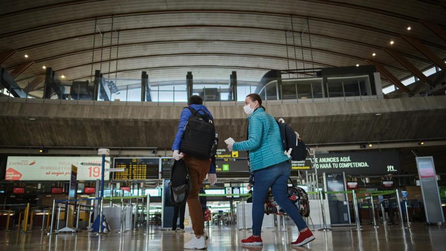 Aeropuerto de Los Rodeos al inicio de la crisis sanitaria.