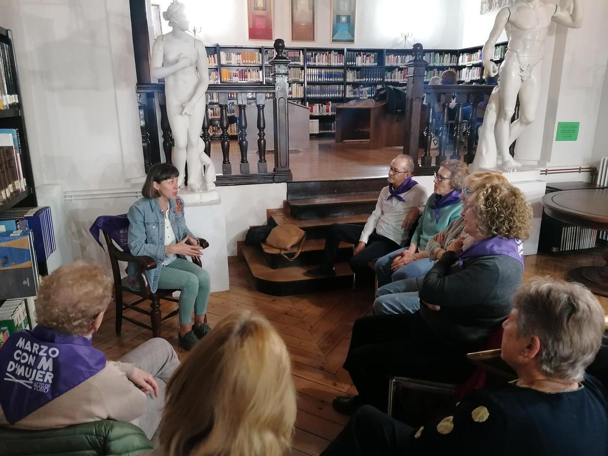 GALERÍA | Toro conmemora el Día de la Mujer con "Bibliotecas Humanas"
