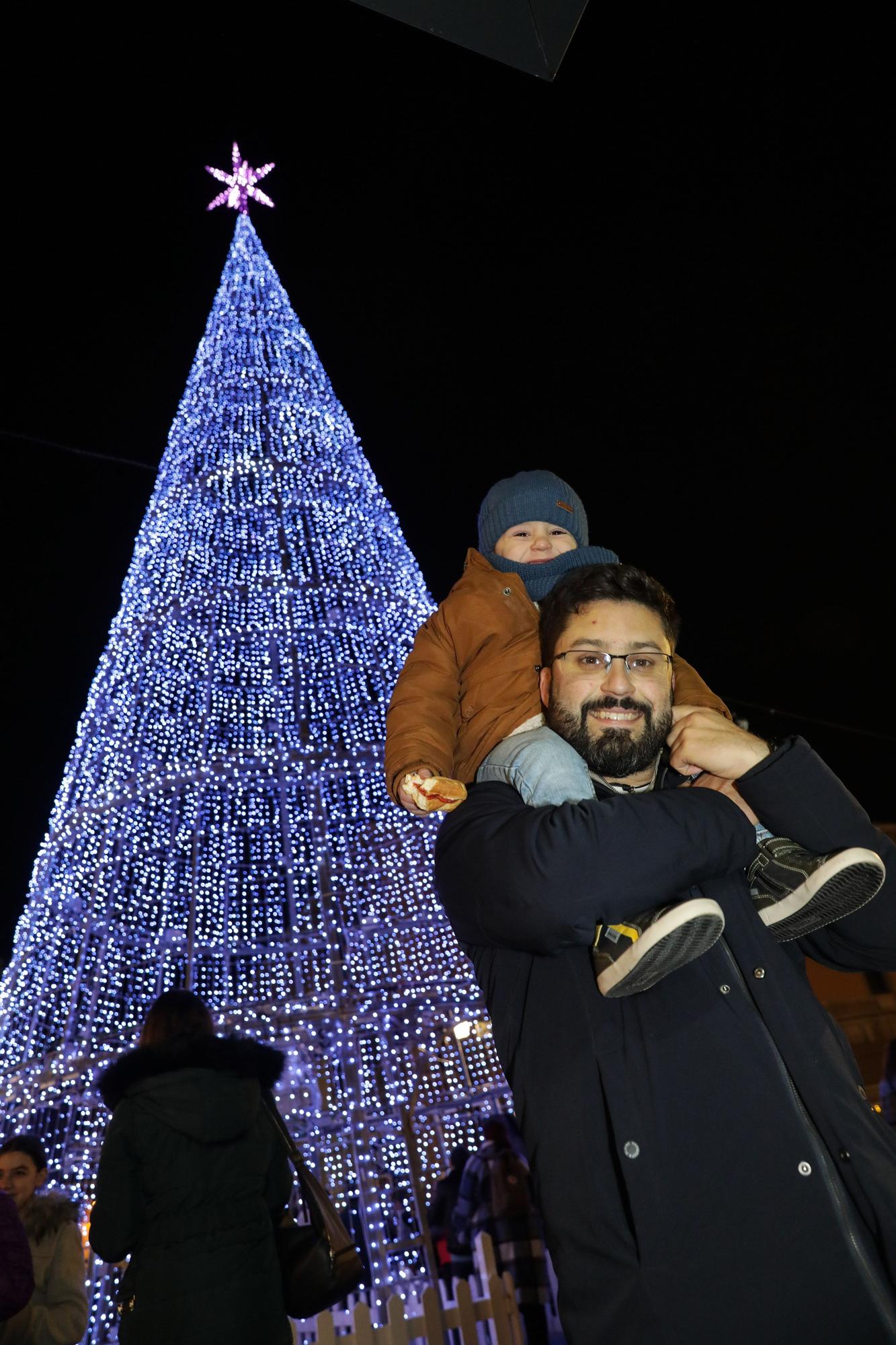 En imágenes: Los pases de luz y sonido en la plaza Mayor y el Parchís, el éxito de estas Navidades