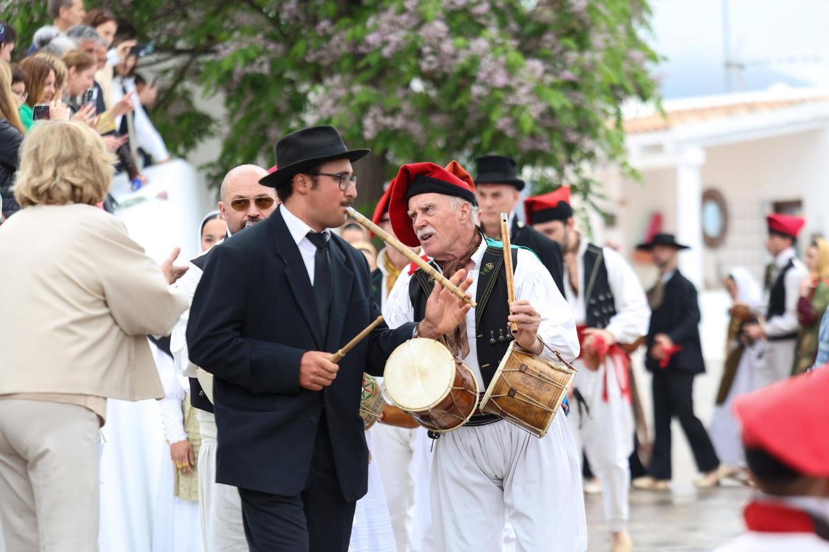 Santa Eulària en su domingo de Anar a Maig, en imágenes