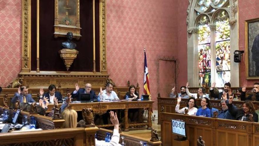 Madrid obliga a redactar el recorte presupuestario del Consell en castellano