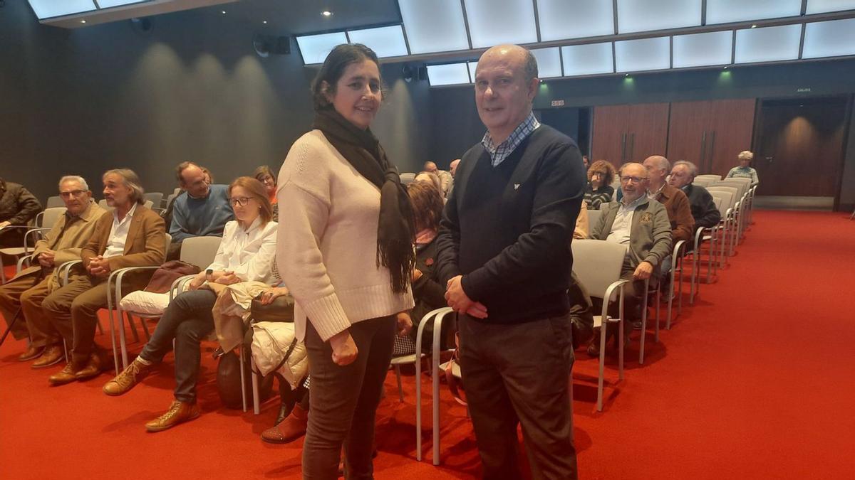 María Fernández y Fernando Rubiera, ayer, en el Club Prensa Asturiana de LA NUEVA ESPAÑA. | LNE