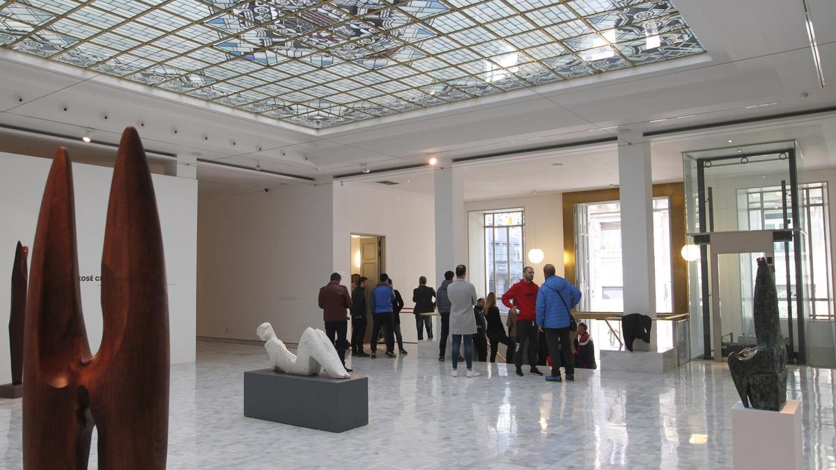 Una exposición en la sala Valente, espacio cultural del antiguo Banco de España.