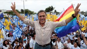 Migue Ángel Yunes, candidato del PAN y el PRD a la gobernación de Veracruz, en un acto electoral.