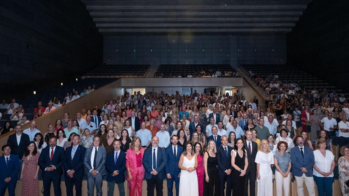 Homenaje a los 600 profesionales del SES jubilados: "Habéis mantenido en pie la sanidad pública"