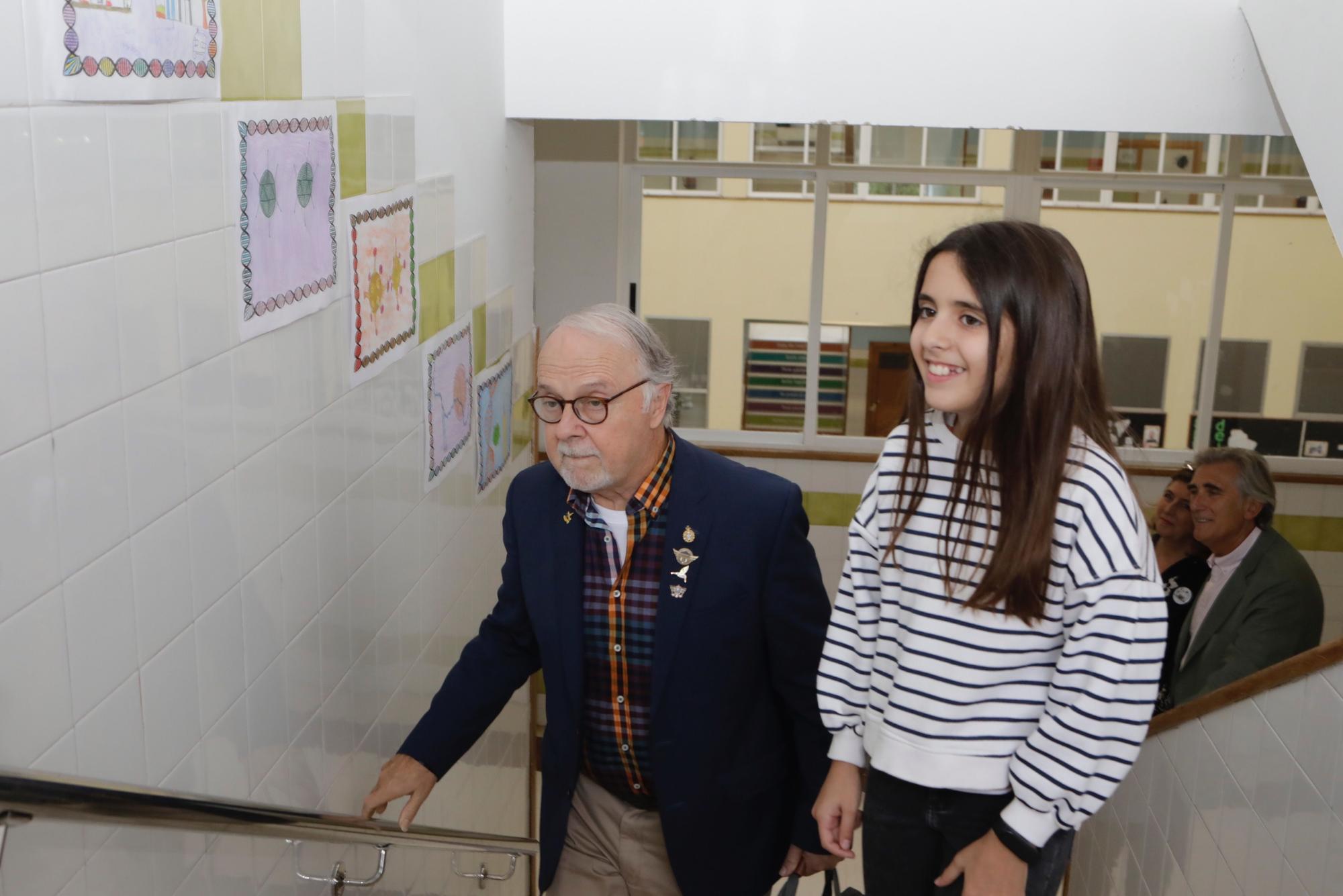 EN IMÁGENES: Philip Felgner, uno de los padres de la vacuna contra el covid, vuelve a Asturias y visita el colegio Clarin en Gijón