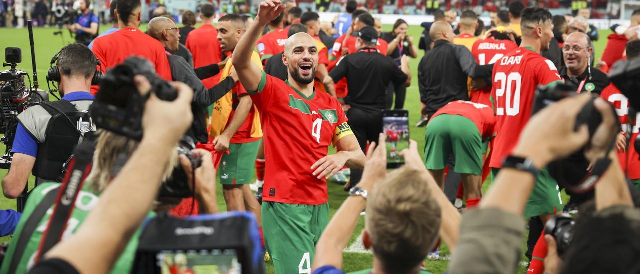 No será Sofyan Amrabat (35 años) porque su cotización se ha disparado al convertirse en una de las grandes estrellas de la Copa del Mundo, pero ese es el perfil