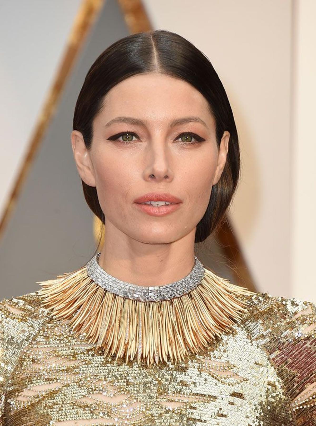 Premios Oscar 2017: el recogido de Jessica Biel