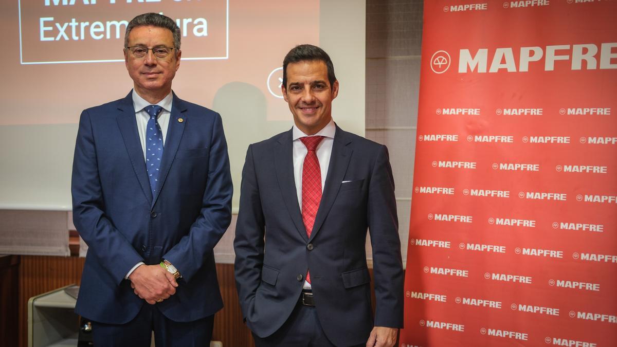 José Domingo Gutiérrez y Luis Caballero en el acto de presentación de los resultados de 2022.