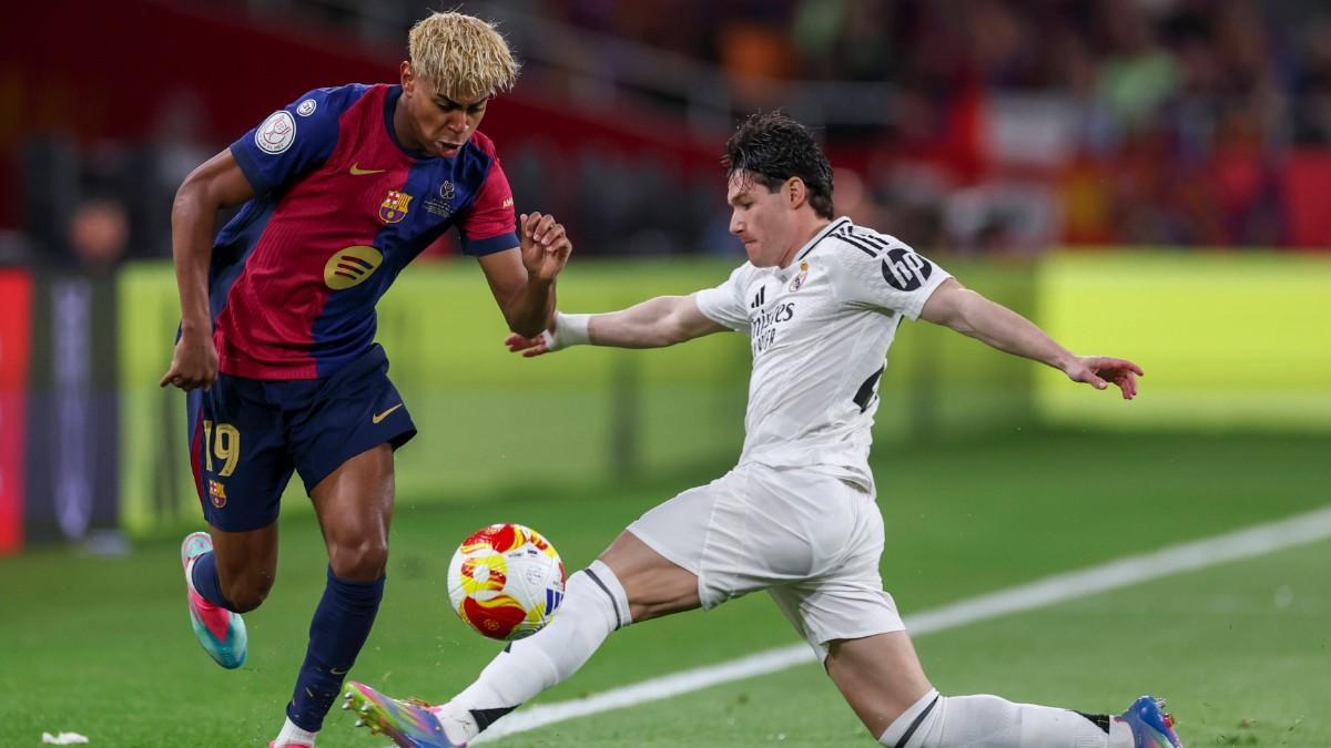 Lamine es un especialista en superar una y otra vez a Fran García y a cualquier otro lateral izquierdo