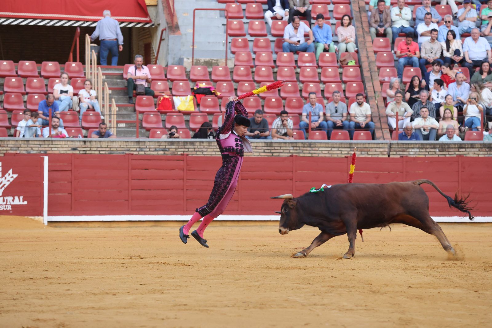 Javier Zulueta y Manuel Quintana abren la puerta de Los Califas
