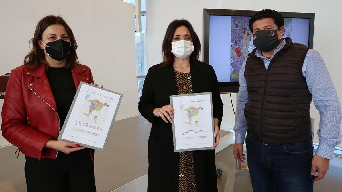 María de la Paz Fernández, Margarita del Cid y Fran Oblaré.