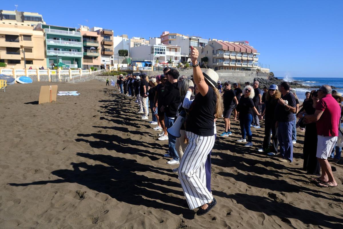 Manifestación contra las jaulas marinas en la costa de Telde