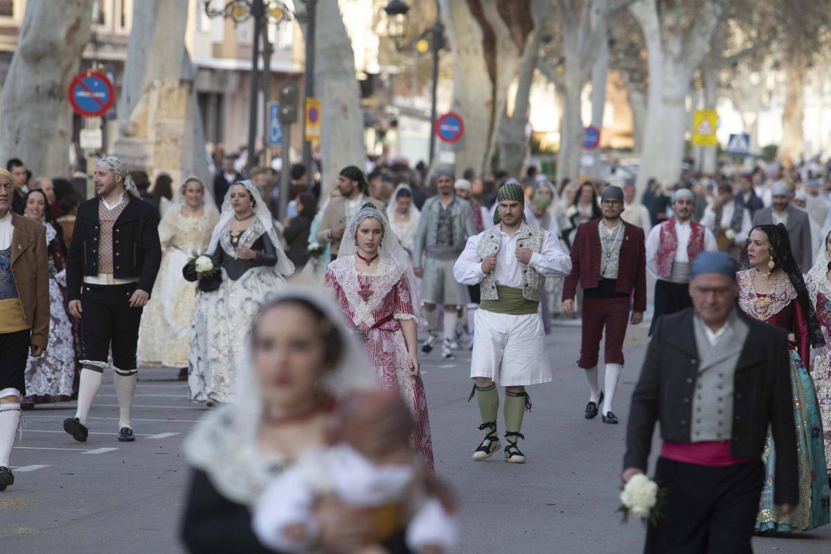 Un momento de la Ofrenda fallera de 2025 en Xàtiva.