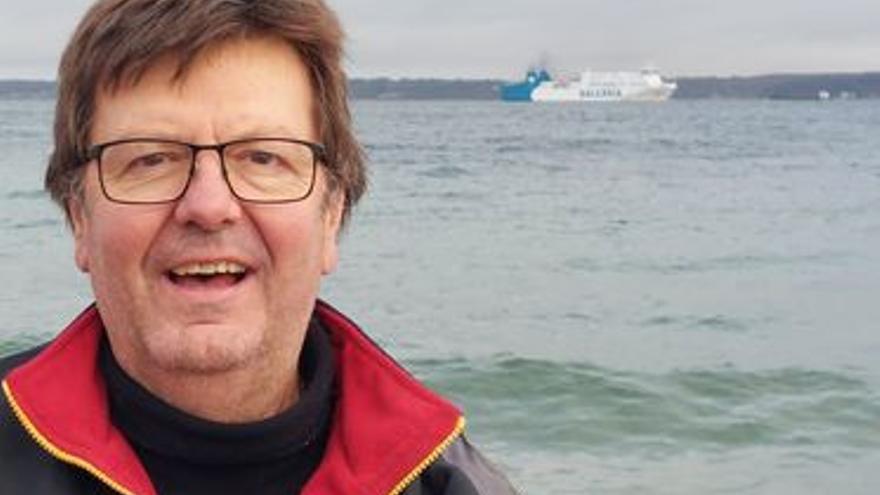 Un mallorquín muestra su emoción al descubrir un barco de Baleària en Dinamarca