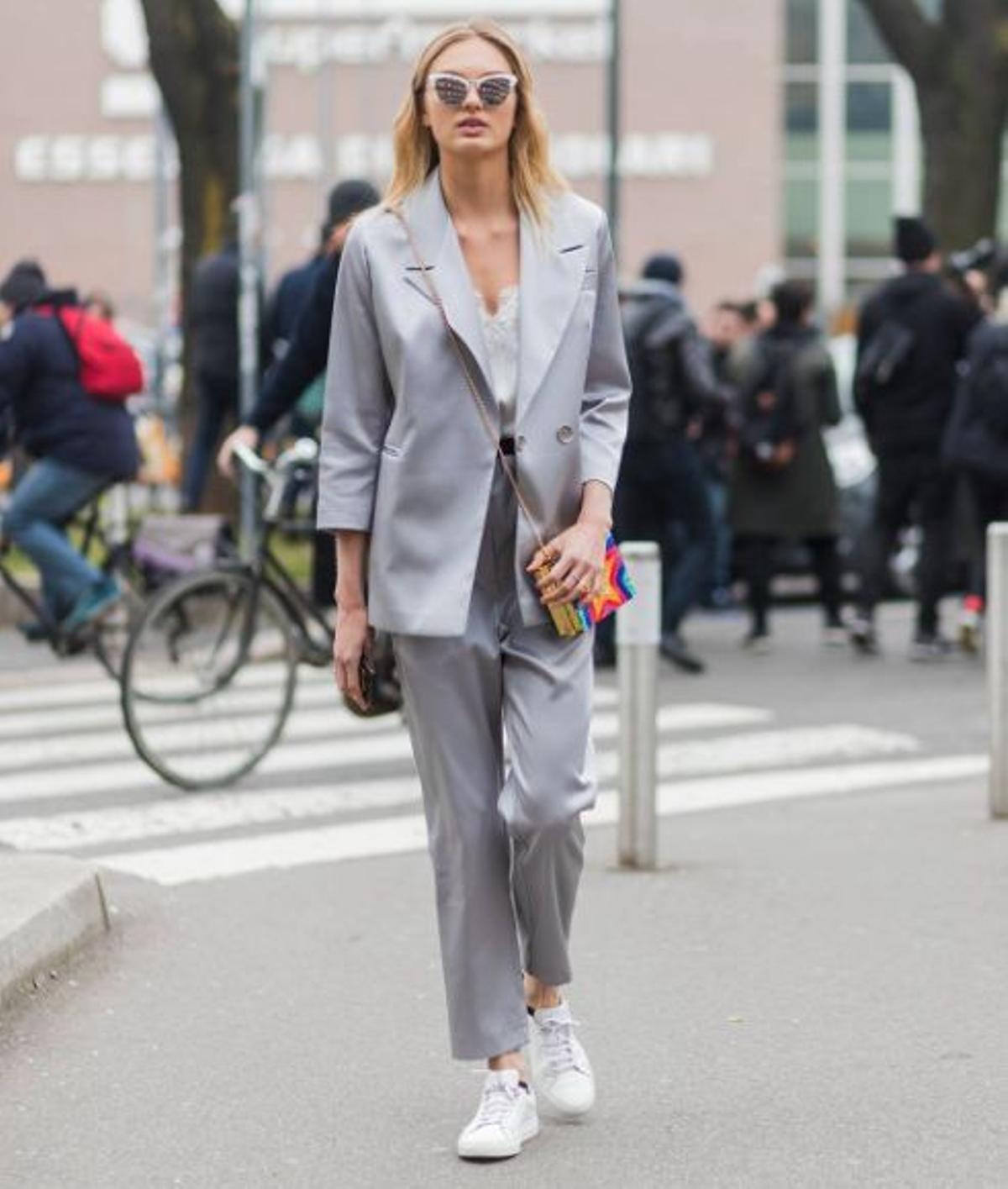 El traje plata de Romee Stridj