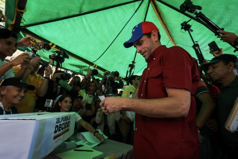 Los venezolanos votan en masa contra la Asamblea Constituyente de Maduro