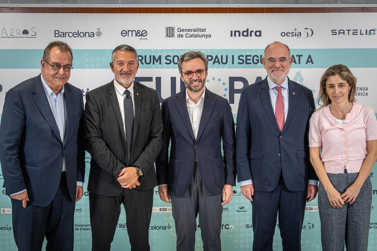 Albert Sáez, Director de El Periódico y Director General de Contenidos de Prensa Ibérica, Miquel Sàmper, conseller de Empresa y Trabajo de la Generalitat de Catalunya, Aitor Moll; Consejero Delegado de Prensa Ibérica, Jaume Duch, conseller de Unión Europea y Acción Exterior de la Generalitat de Catalunya y Ainhoa Moll; Adjunta a la Presidencia y Directora Editorial de Prensa Ibérica en el photocall de el II Foro Prensa Ibérica sobre Paz y Seguridad en Europa, bajo el título “Oportunidades de la industria de la seguridad en el actual contexto europeo”