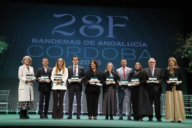 El acto de entrega de las Banderas de Andalucía 2026 de Córdoba, en imágenes