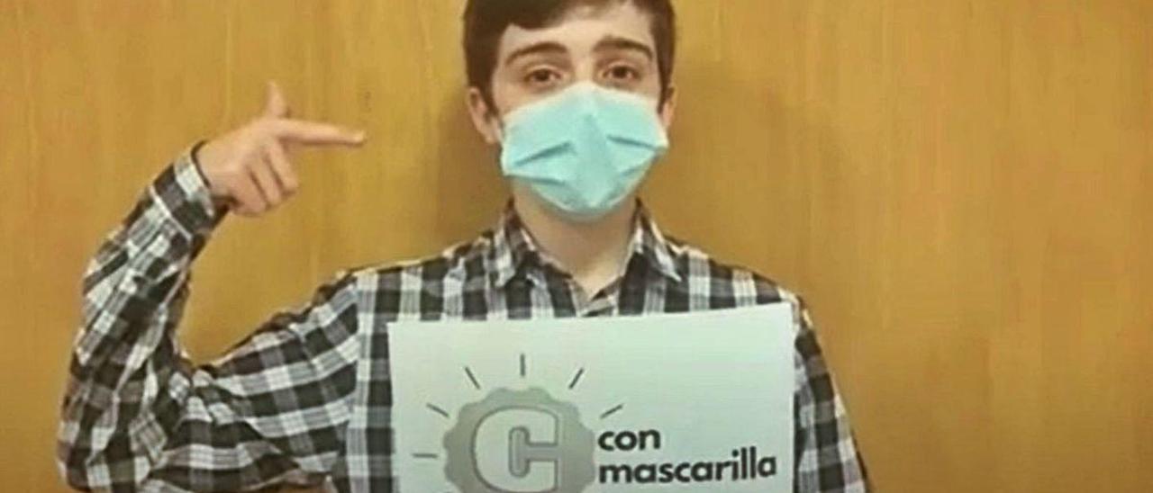 Unai Rivero, uno de los participantes en el vídeo de &quot;L@s Cotorr@s&quot;, en una captura del mismo.