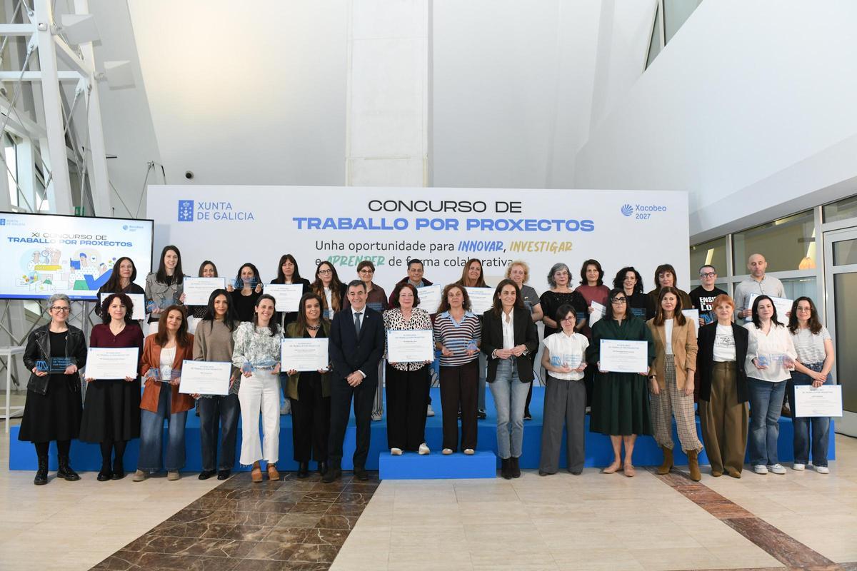 Premiados y autoridades.