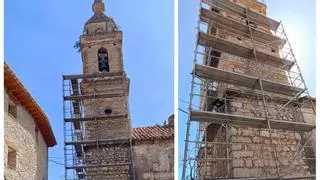 Limpian las cagadas de pájaros y reparan los desprendimientos en el campanario de Palanques