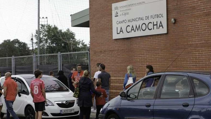 Instalaciones del campo municipal de fútbol de La Camocha.