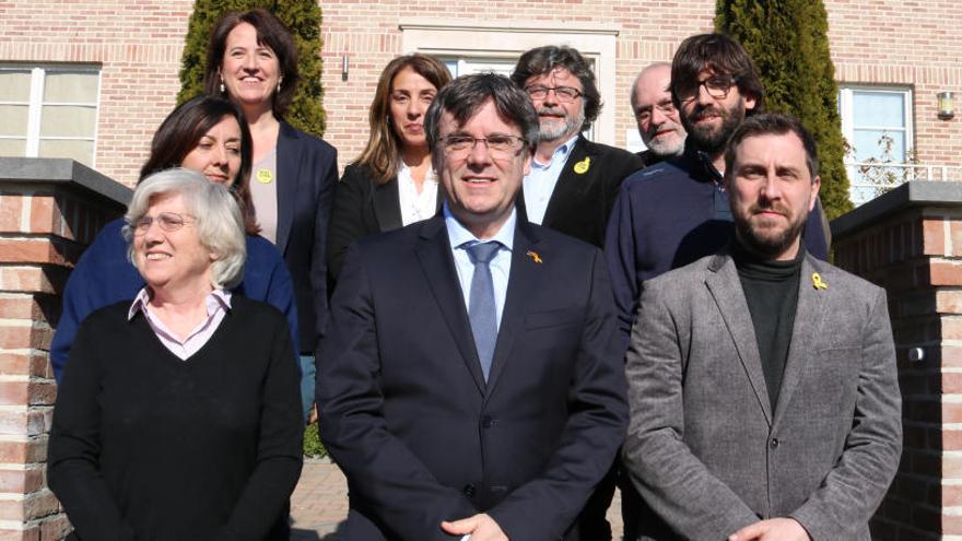 Ponsatí, Puigdemont i Comín, a Waterloo, en una foto d&#039;arxiu