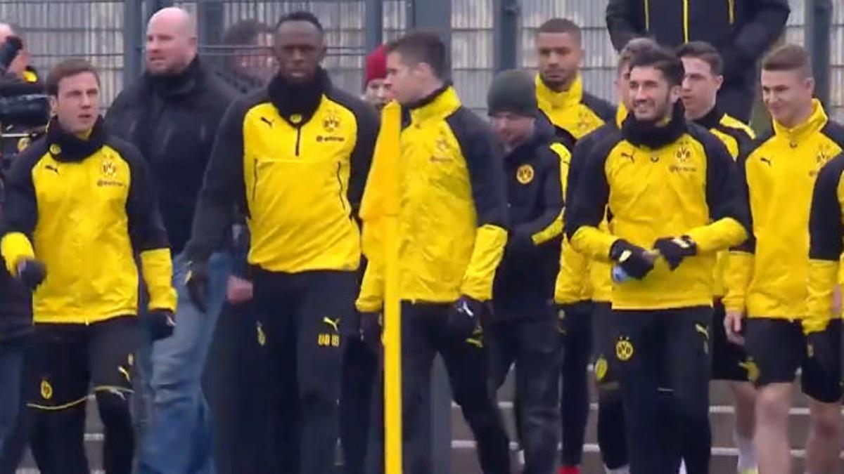 Usain Bolt se sale en su primer entrenamiento con el Borussia Dortmund