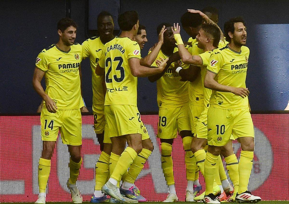 Los jugadores del Villarreal están de celebración.