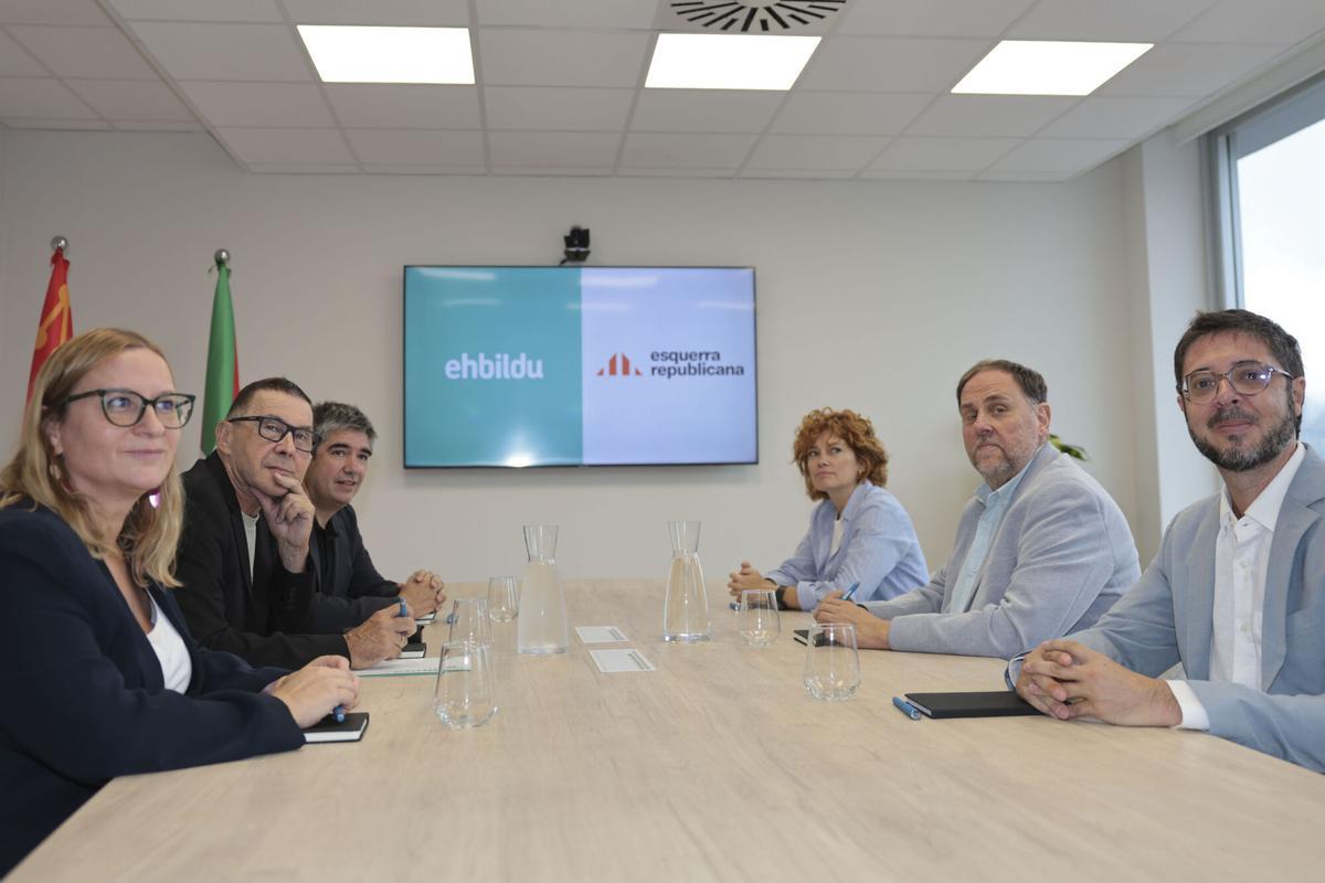 Junqueras i Otegi renoven la seva aliança amb el focus posat en la lluita contra l’extrema dreta