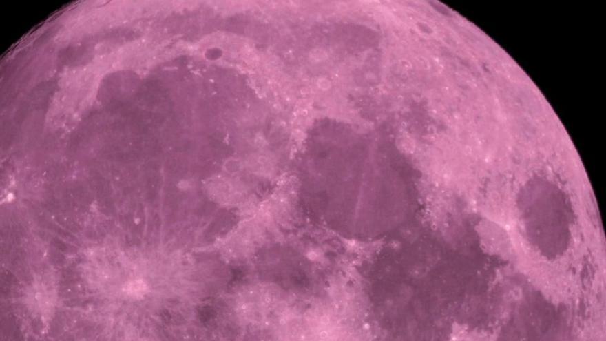 La luna rosa del Sábado Santo, el fenómeno que se come a la luna de Pascua