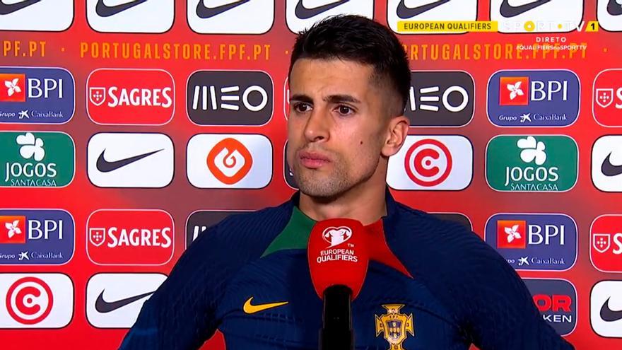 ¡La reacción de Cancelo cuando se entera durante una entrevista que han destituido a Nagelsmann!