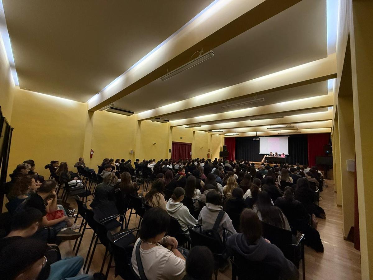 Els joves han mostrat molt d'interés per la creació artística i musical