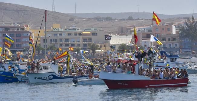 Procesión marítima de la Virgen del Carmen ...