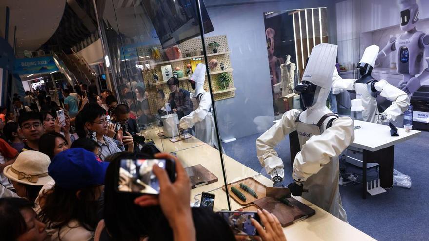 Quando piegare una camicia costa più di battere Usain Bolt: le sfide dei robot umanoidi
