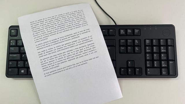 Los padres de la joven que fue violada a la salida de una discoteca en Málaga han escrito una carta abierta en la que consideran que su hija cayó "en una trampa" con un "modus operandi definido" por los tres jóvenes ahora en prisión provisional.