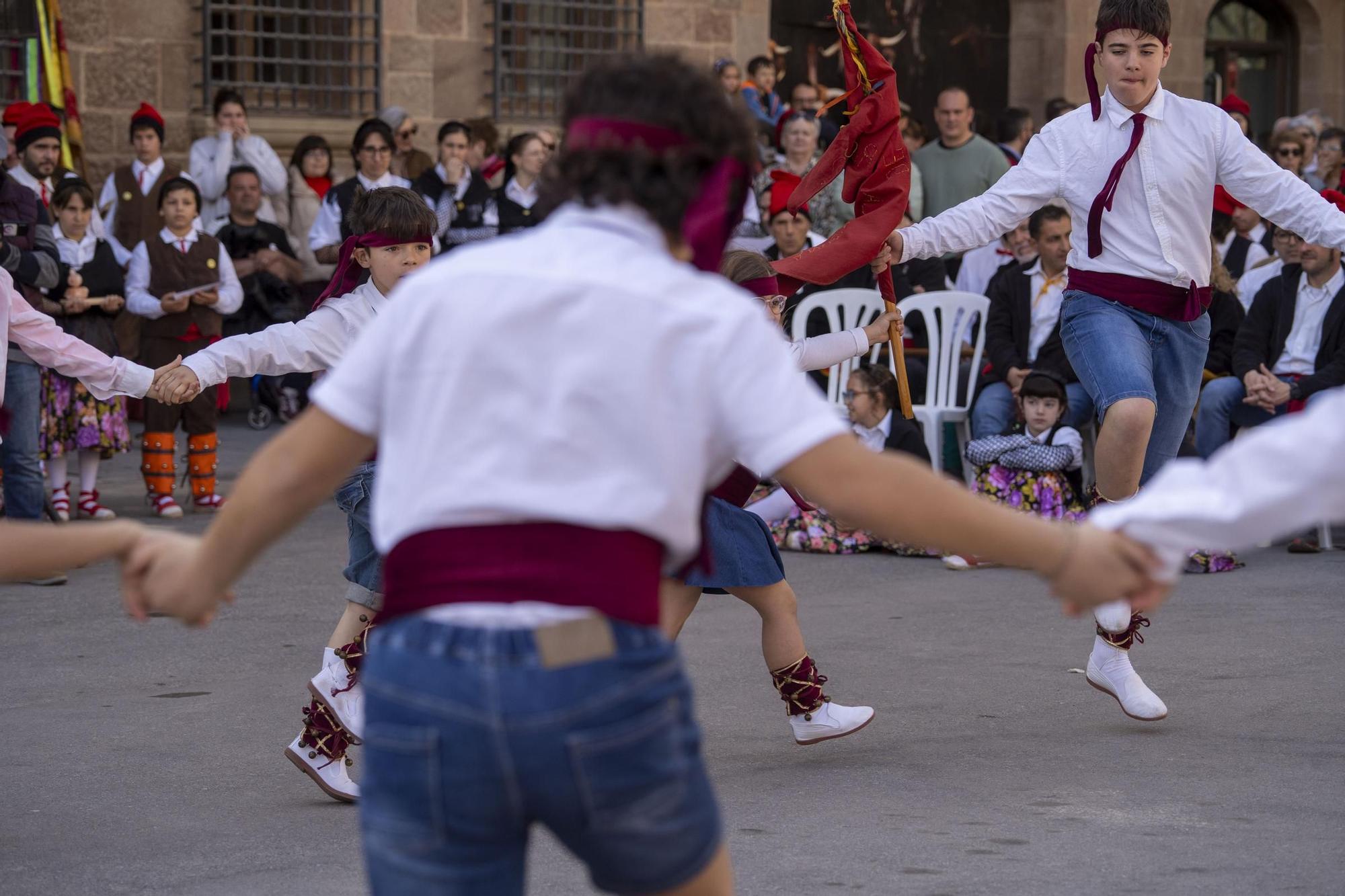 Totes les imatges de la trobada de balls de cascavells de Cardona