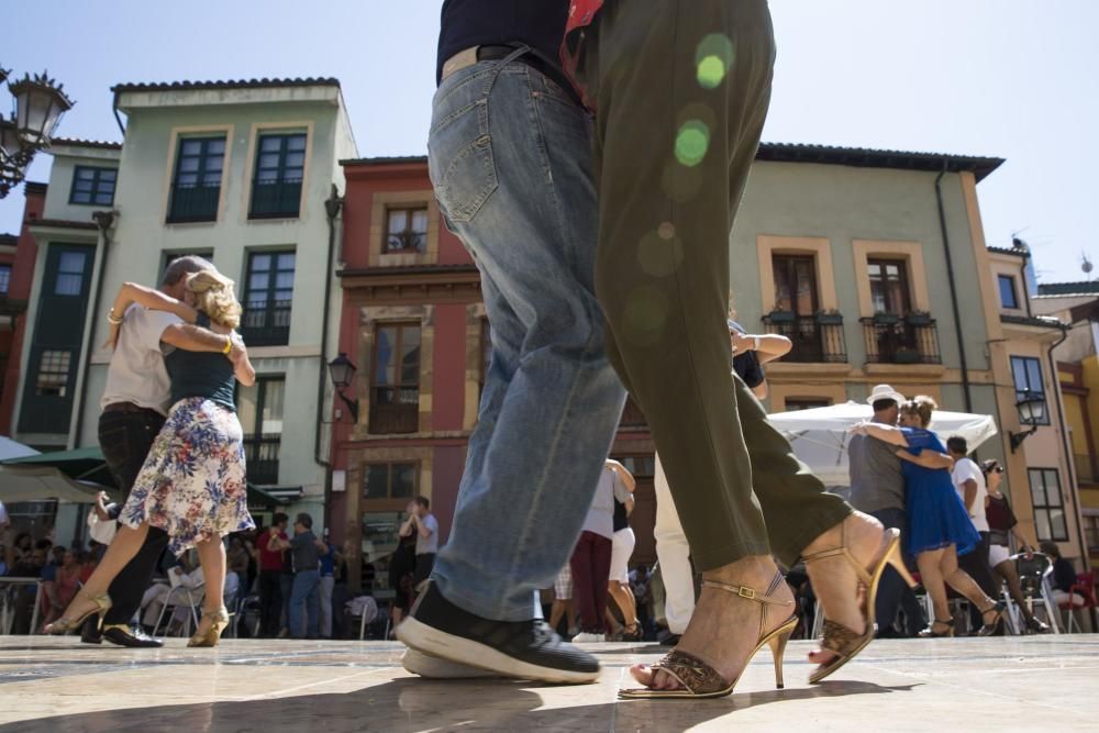 Tango en la plaza de Trascorrales