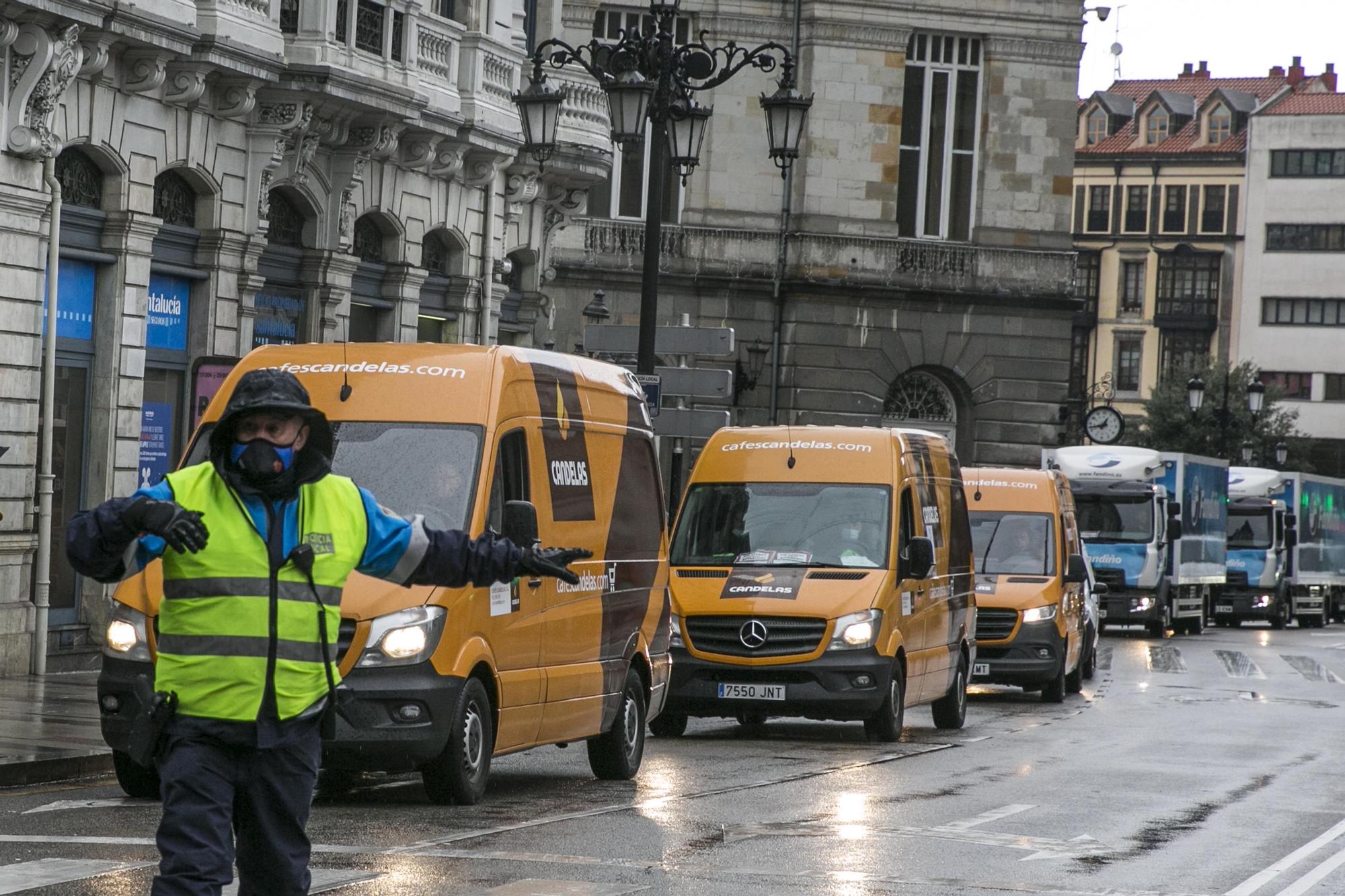 La hostelería toma las calles y exige "no perder las cenas de diciembre"