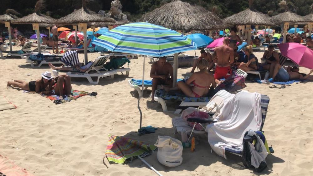 Saturación sin distancia de seguridad en Cala Llombards