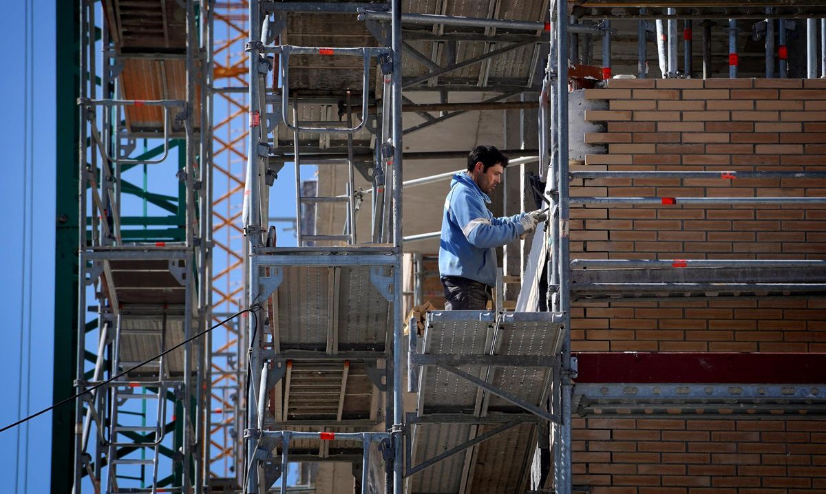 Un trabajador en la construcción.