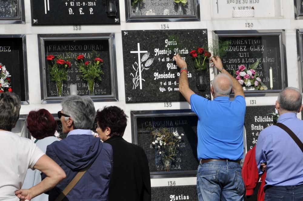 Día de Difuntos en el cementerio de Pando, Langreo